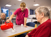 Britt Extrand, sosu-assistent. Foto: Niels Åge Skovbo